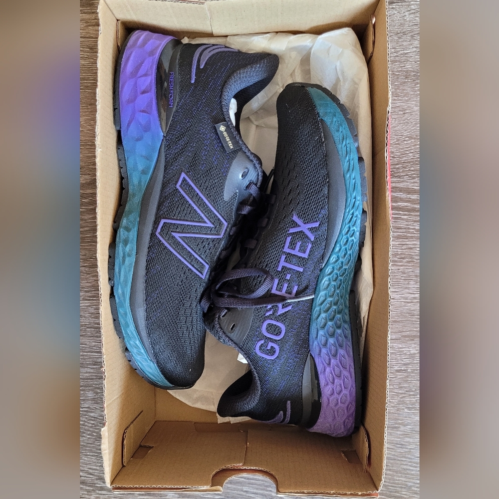 Women's New Balance Gore-Tex Running Shoes New size 8W 8 wide